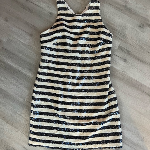 Sail to Sable Dresses & Skirts - Sail to Sable sequins dress
